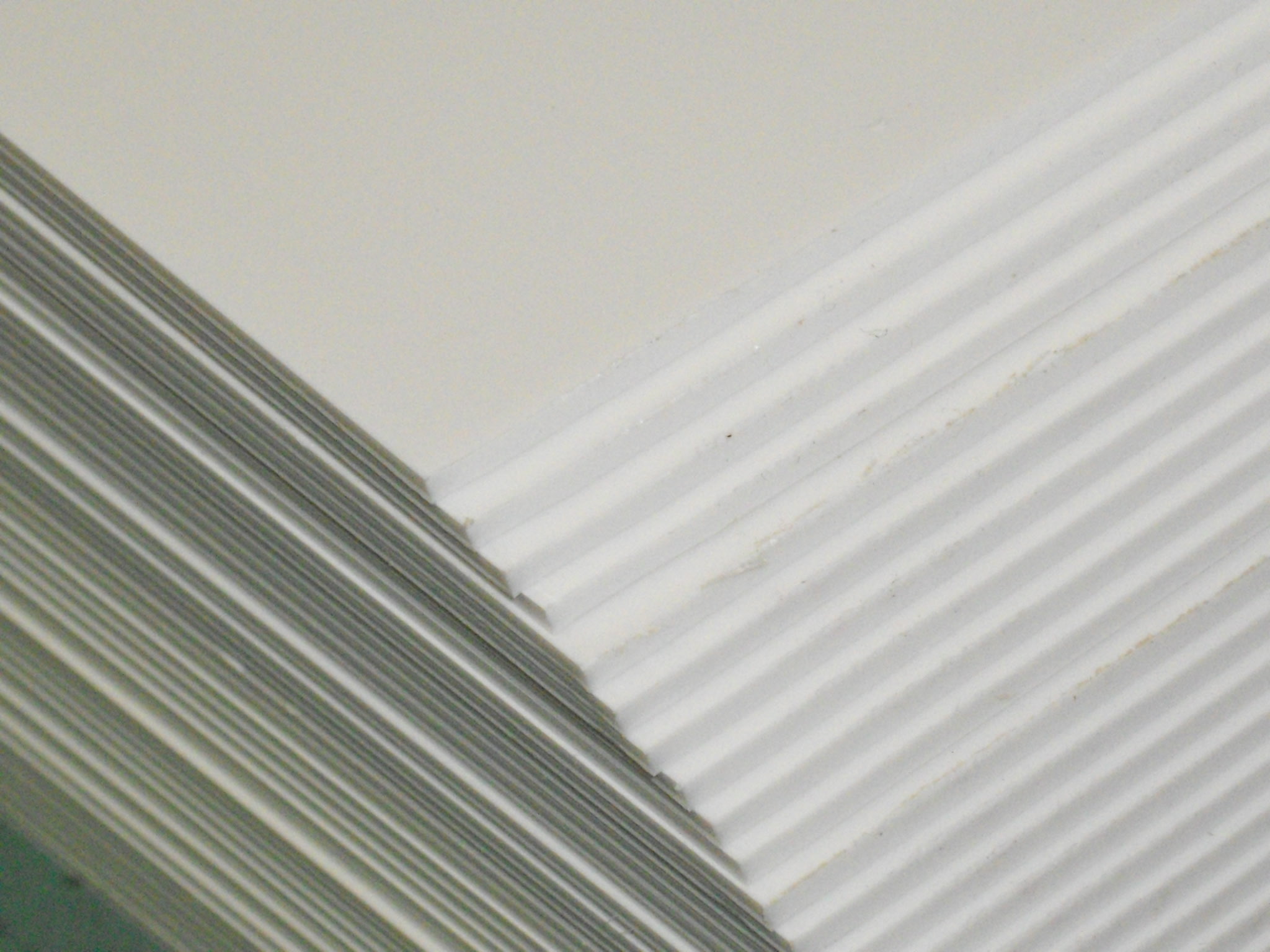 Polystyrene plates white , matt 1,5mm